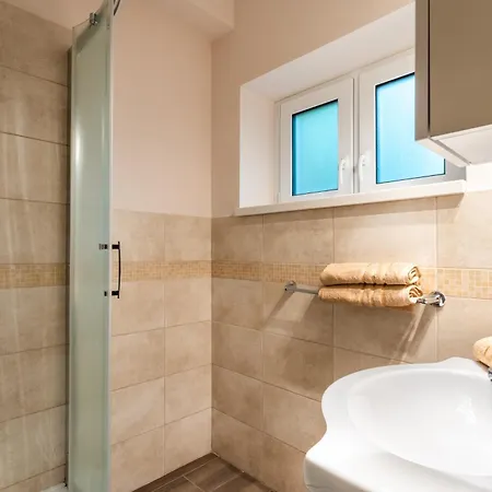Lelle Corso Apartmanhaz Апартаменты